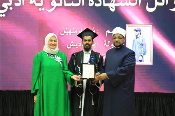 الأزهر يكرم متفوقي معاهد البعوث الإسلامية