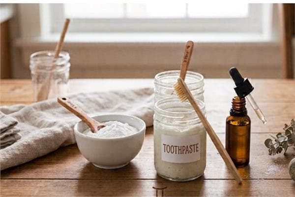 Making Natural Homemade Toothpaste