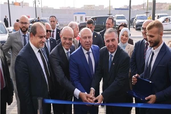 وزير النقل يفتتح ميناء العامرية الجاف