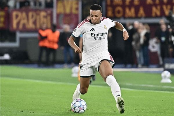 مبابي يتخطى رقم ميسي في دوري الأبطال