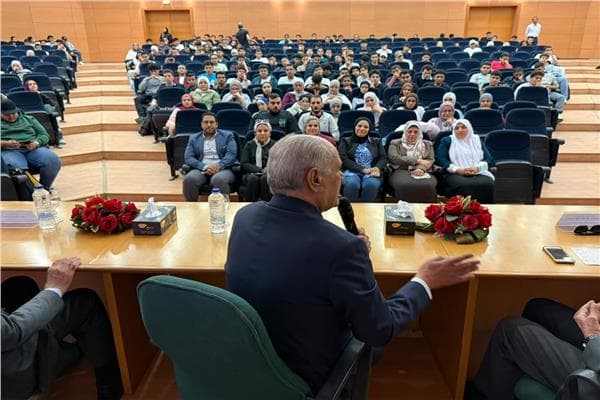 جامعة مصر الجديدة تقيم ندوة عن حرب أكتوبر