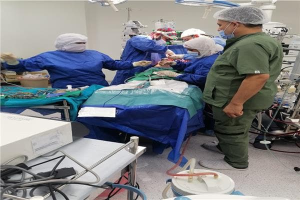 عملية قلب مفتوح دقيقة لإنقاذ مريضة بأسيوط