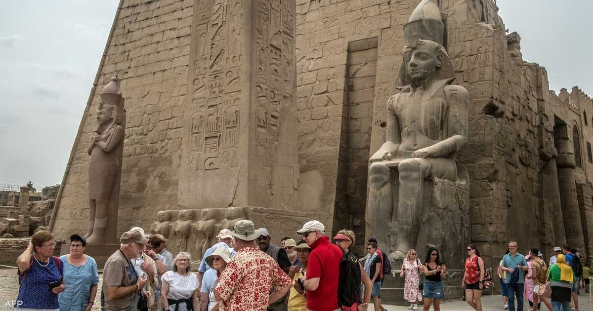 قطب: مصر توفر وجهات متنوعة للمسافرين