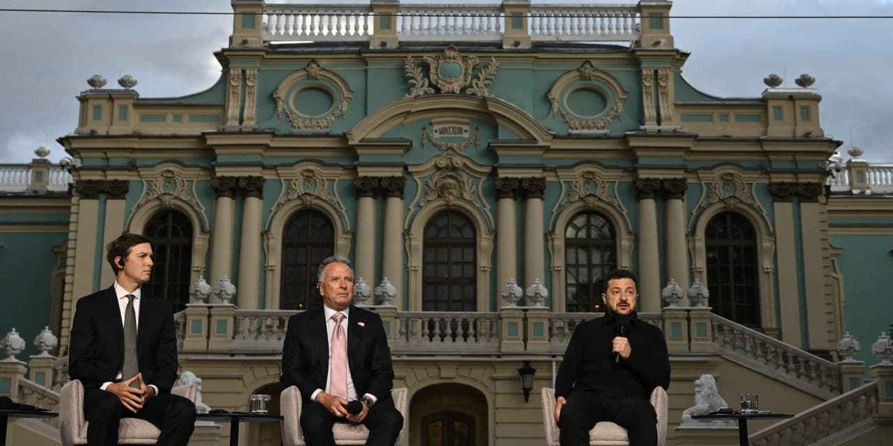 Trump Envoys Seek Ukraine Peace
