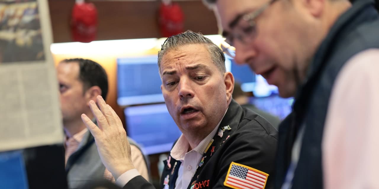 US Stocks Fall on Bank Earnings
