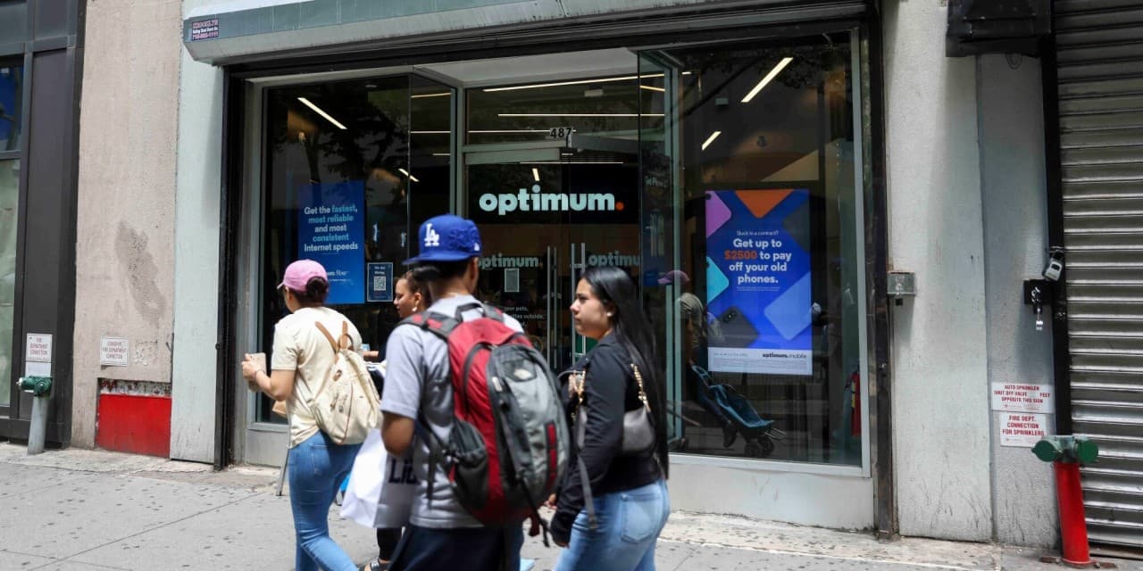 Optimum Communications Faces Debt Settlement