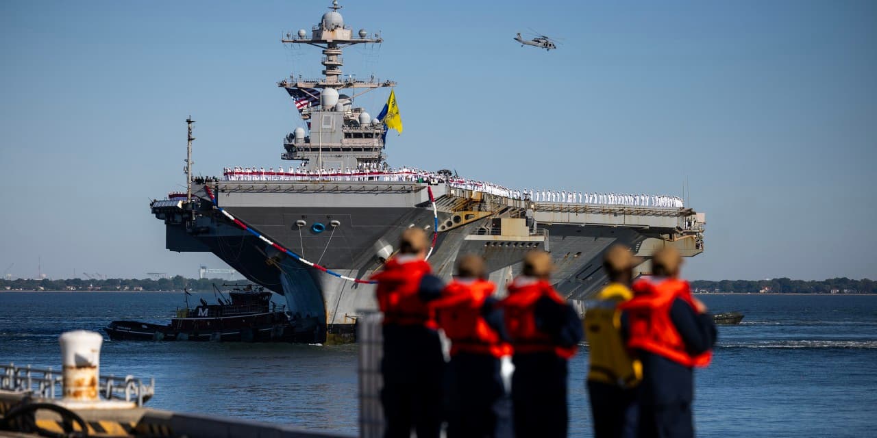 Trump Commands Navy to Revert Aircraft Carrier Tech