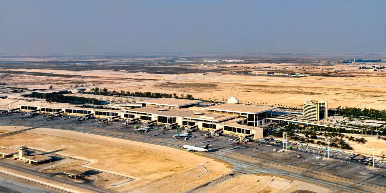 Saudi airport attack leaves 1 dead, 8 injured