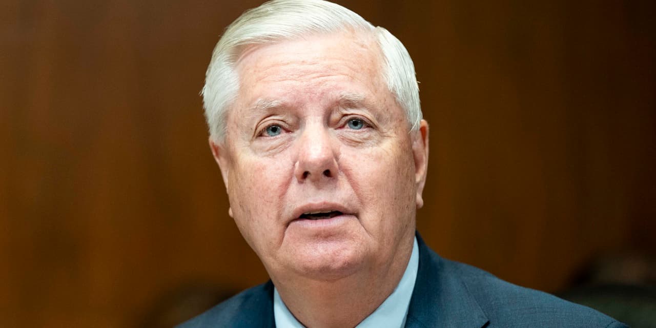 Lindsey Graham, Longtime Republican Senator, Dies After Brief and Sudden Illness
