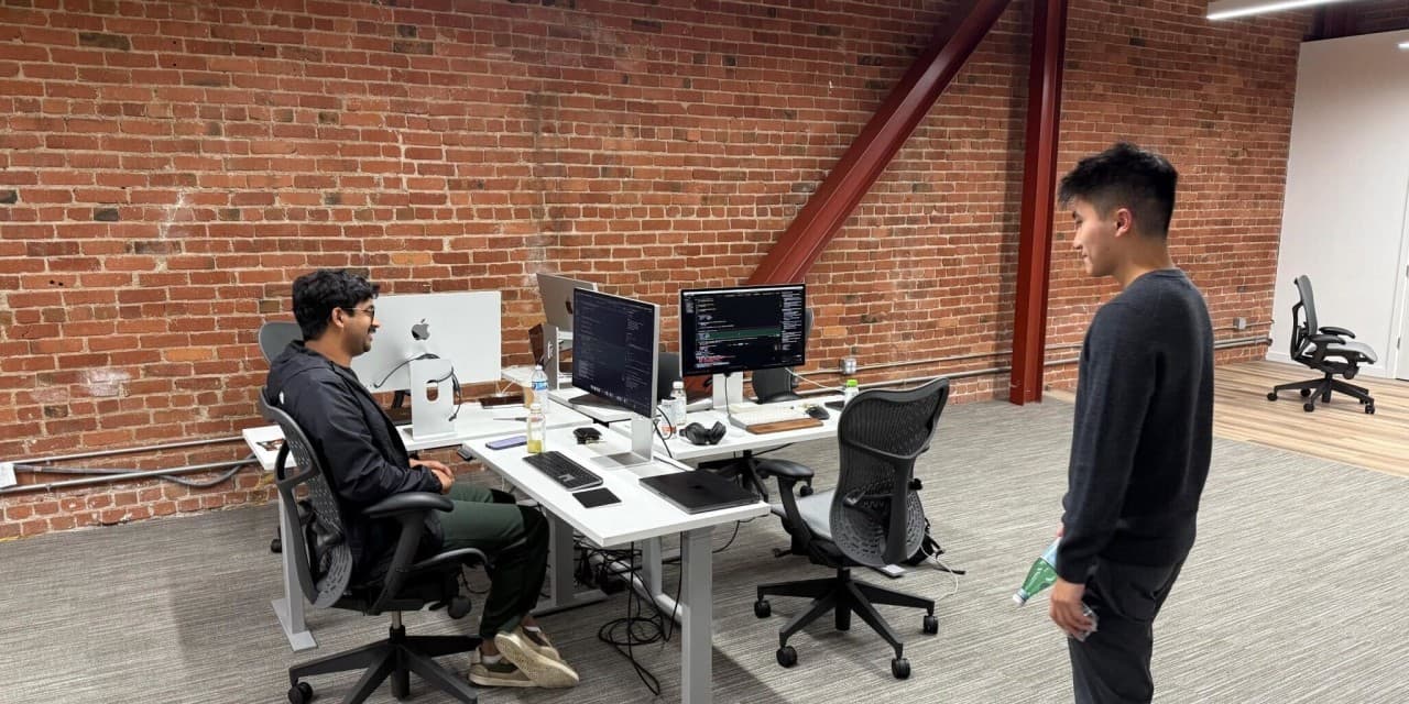 Viral AI Assistant Gains Traction in Silicon Valley