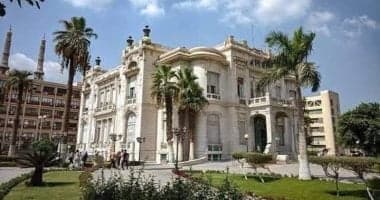 تجارة عين شمس توضح برنامج الساعات وشروط القبول