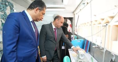 وزير العمل يطلق وحدات تدريب متنقلة لتأهيل شباب المناطق الفقيرة