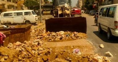 إزالة مخلفات الرتش من شارع ترعة المنصورية بحي الهرم