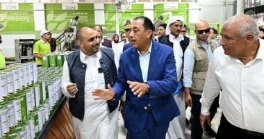 رئيس الوزراء يزور معصرة زيتون فيرجينيا بمطروح