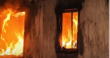 السيطرة على حريق بمحل أحذية في المحلة