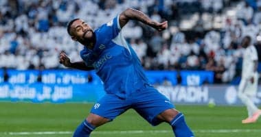 Al Hilal leads Al Faisaly by 3 at half