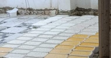 ضبط مصنع جبنة غير مرخص يعيد تعبئة العبوات
