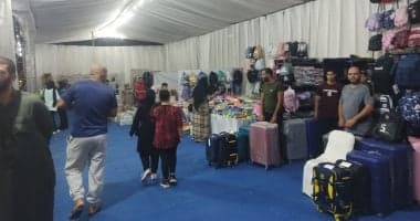 محافظ الدقهلية يتفقد معرض مستلزمات المدارس