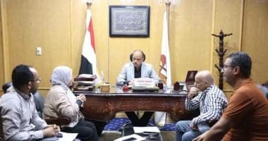 نائب محافظ الوادي يبحث تنفيذ محطتي مياه