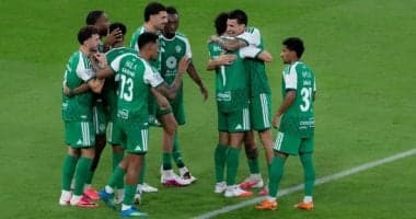الأهلي السعودي يلتقي أوكلاند سيتي تحت إشراف أمين عمر