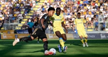 فروزينوني يهزم يوفنتوس في افتتاح الدوري