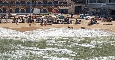 Alexandria beaches evacuate amid storm