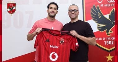 Mustafa Shobeir signs new contract with Al Ahly