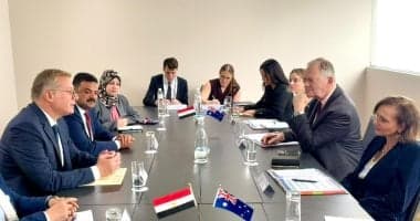 Petroleum Minister talks with Australian Small Projects Minister