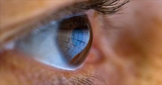 Nanoscale particles restore vision in blind mice