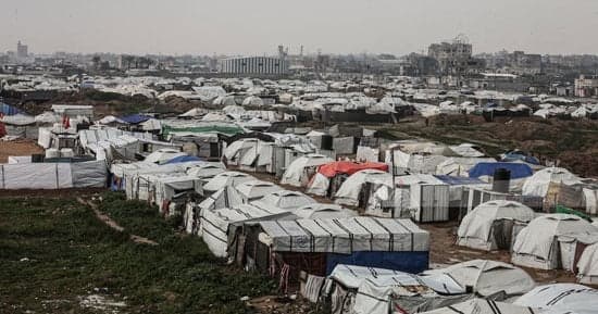 مصدر: مصر ترفض تهجير سكان غزة