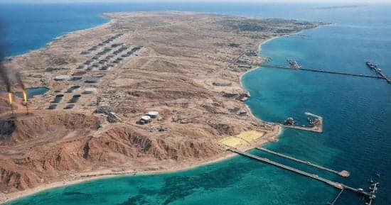 Qeshm Island reports explosion sounds