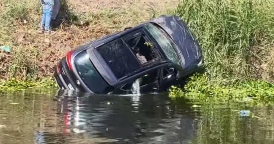 Woman dies after car overturns during wedding in Dakahlia