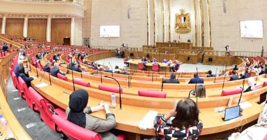حافز تميز علمي للموظفين الحاصلين على الماجستير والدكتوراه