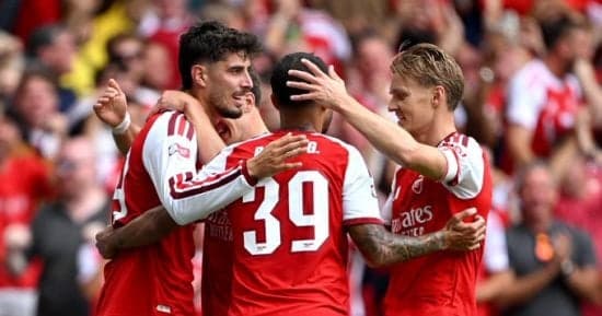 Arsenal aim to stay top at Brighton
