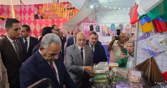 Ismailia opens back-to-school fair with discounts