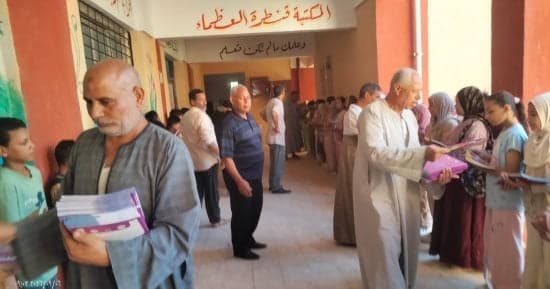 توزيع الكتب المدرسية في الفيوم