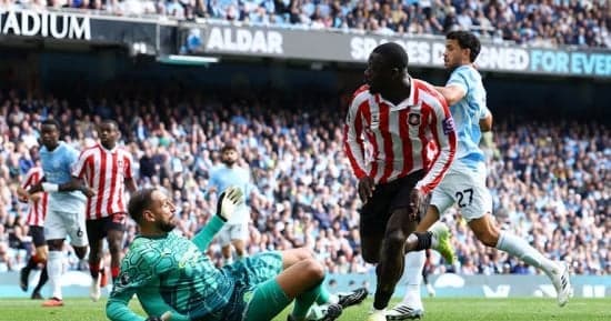 Manchester City 3-2 Sunderland at half