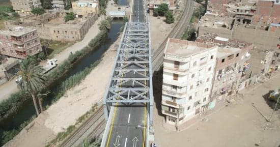 وزارة النقل تبني جسور فوق المزلقانات لخفض الحوادث