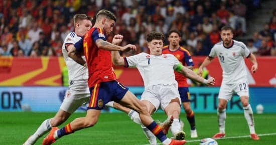 Spain extends unbeaten streak to 41 after 3-1 win