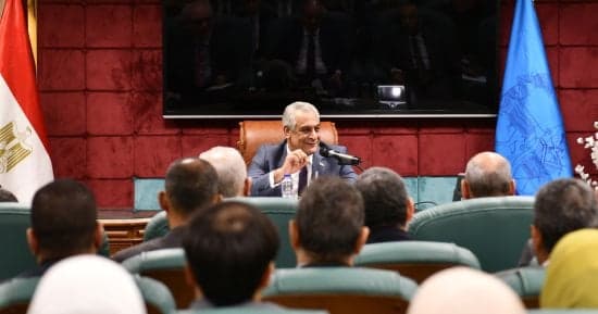 وزير الإنتاج الحربي يركز على التصنيع المحلي وتوطين التكنولوجيا