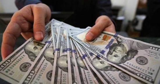 تحقيقات مع 3 متهمين في تداول العملة خارج البنوك