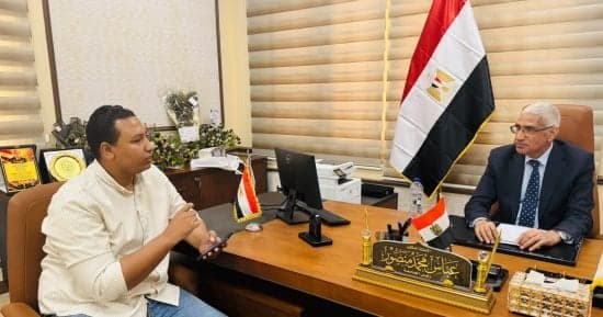 رئيس جامعة جنوب الوادي يبحث مركز إبداع واحتضان شركات ناشئة
