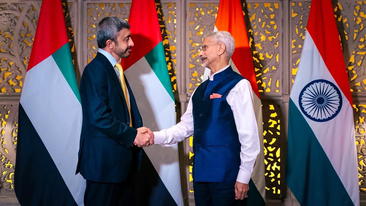 Abdullah bin Zayed meets India to boost ties
