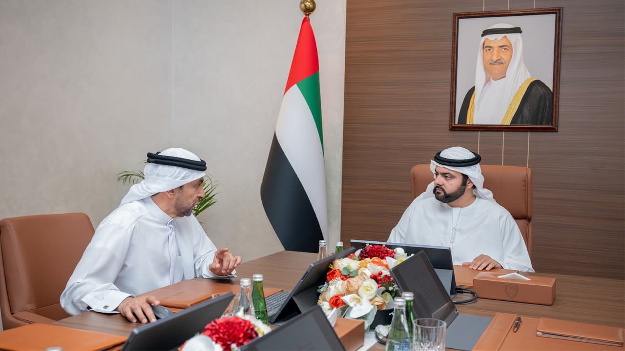 Mohammed Al-Sharqi reviews the Fujairah Chamber's general report on its work