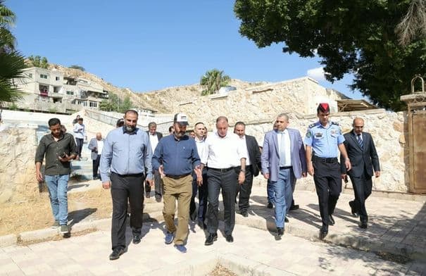 الفراية يزور معبر وادي الأردن ويتابع التحديثات
