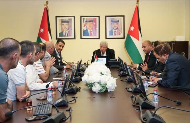 القطامين يناقش دعم قطاع السفريات على خط الشام