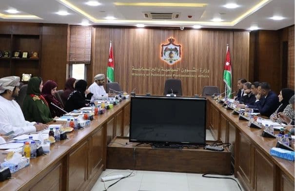 وفد من مجلس الشورى العماني يزور الوزارة