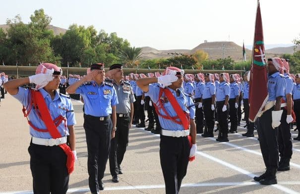 اللواء المعايطة يشرف على حفل تخريج ضباط الشرطة المستجدين في الكفرين