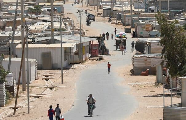 مفوضية اللاجئين تلقي بعودتهم