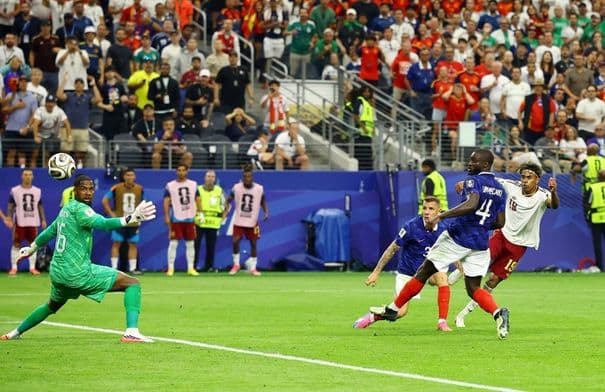 Spain returns to the World Cup final after 16 years, defeating France